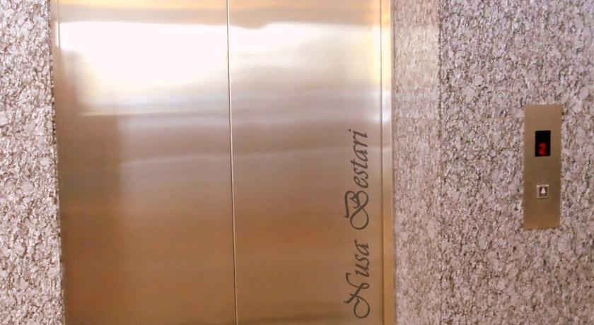 Domus Hotel 2*
